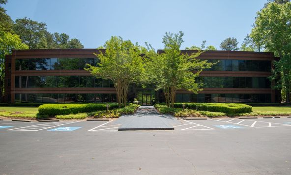 Brookside Office Building: 200 Westpark Dr, Peachtree City, GA 30269